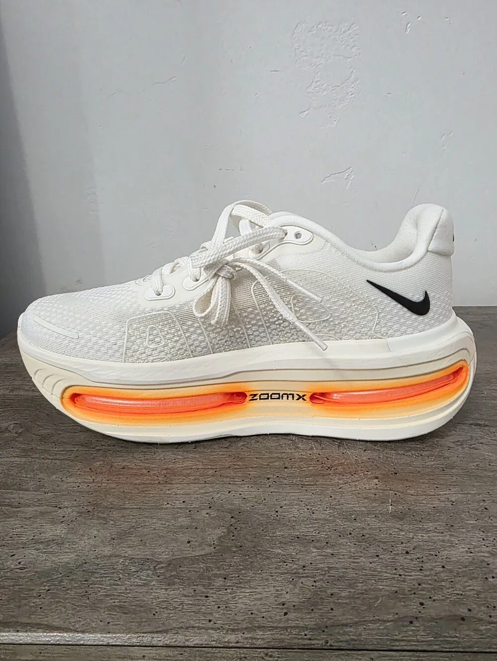 Nike Men's Vomero Premium Running Shoes in Sail/Coconut Milk/Orange Size 5